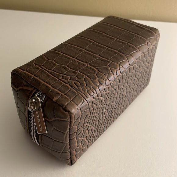 Michael Kors Zippered Sunglasses Case - Picture 3 of 4